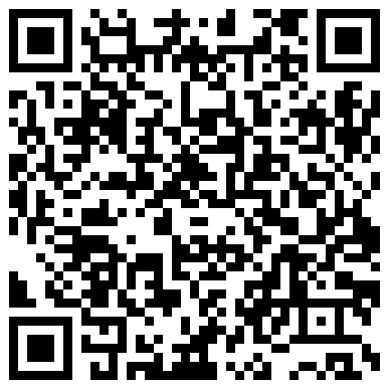 923898.xyz 小骚货戴着狗链爬到西班牙男友身边顺从舔着他的大鸡巴，最后喂了她满满一嘴精液！的二维码