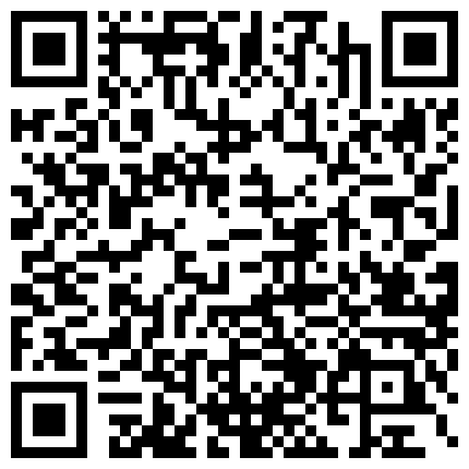 高速路上小骚逼媳妇就喊着受不了啦，非要脱下内裤露出，只好腾出一只手帮媳妇解决下生理需求！的二维码
