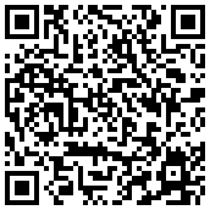 晚上趴透气窗偷窥隔壁打工妹洗澡不小心被她发现了要伸手过来拿手机赶紧逃的二维码