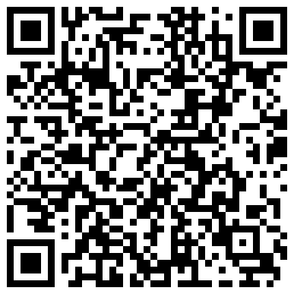 去日本留学的骚货在家被两个公司同事玩弄，居然说着日文叫床，实在是可惜这颜值的二维码