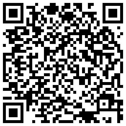 晚上偷偷潜伏到房东的浴室窗外偷窥他的女儿洗澡转过身来看身材真不错貌似被她发现了的二维码
