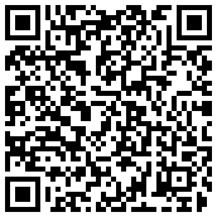 007711.xyz 精瘦小哥户外伺候姐妹花，轮流给舔大鸡巴，躺在地上享受骚女的口活服务直接上位抽插，两女轮草激情揉奶子的二维码